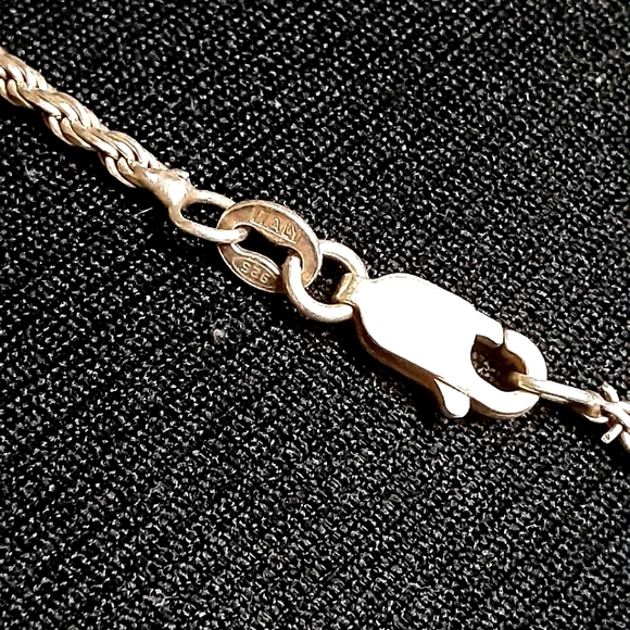 *SOLD* .925 Sterling Silver Necklace Chain - Picture 5 of 5